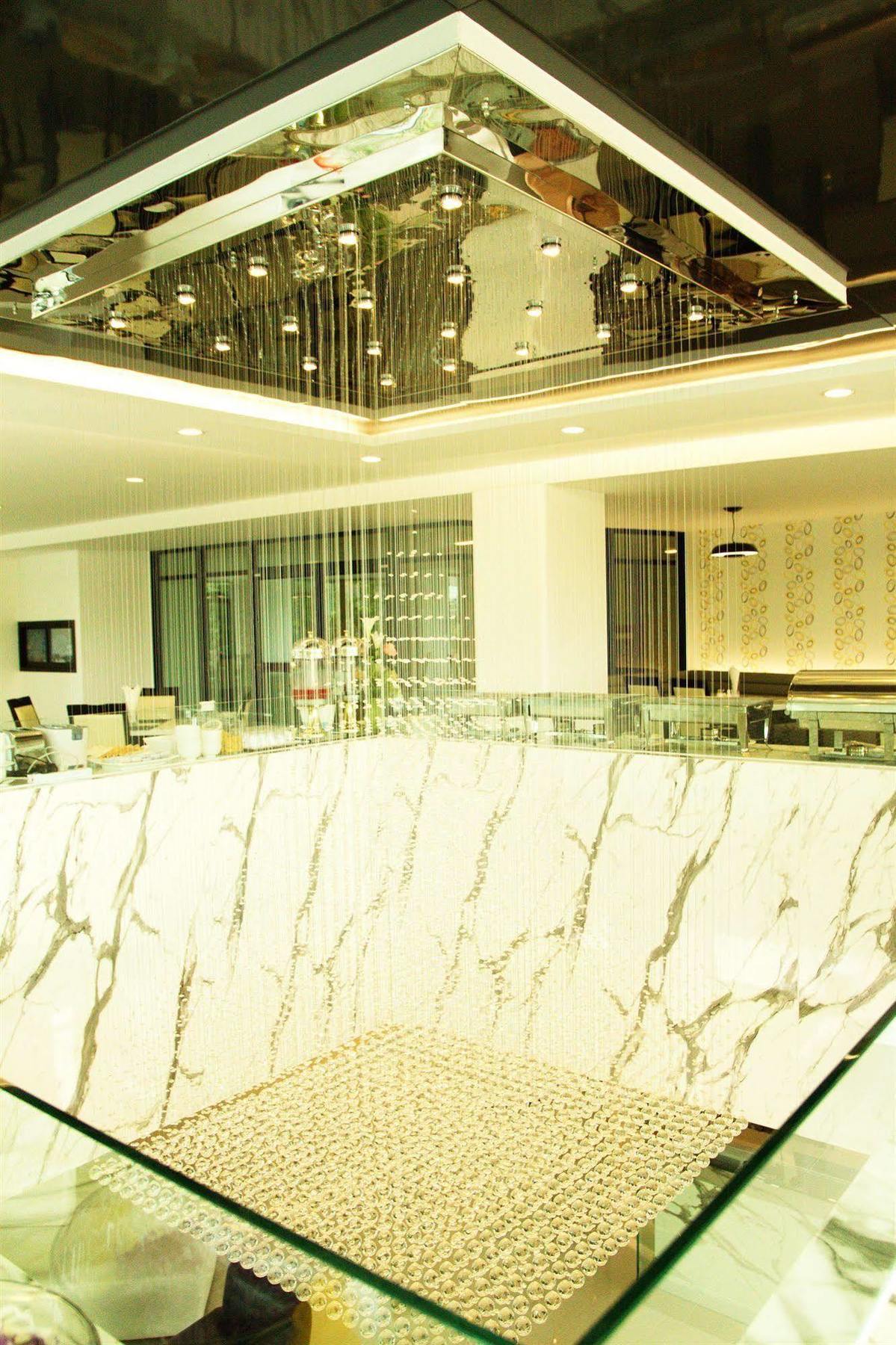 101 Hotel